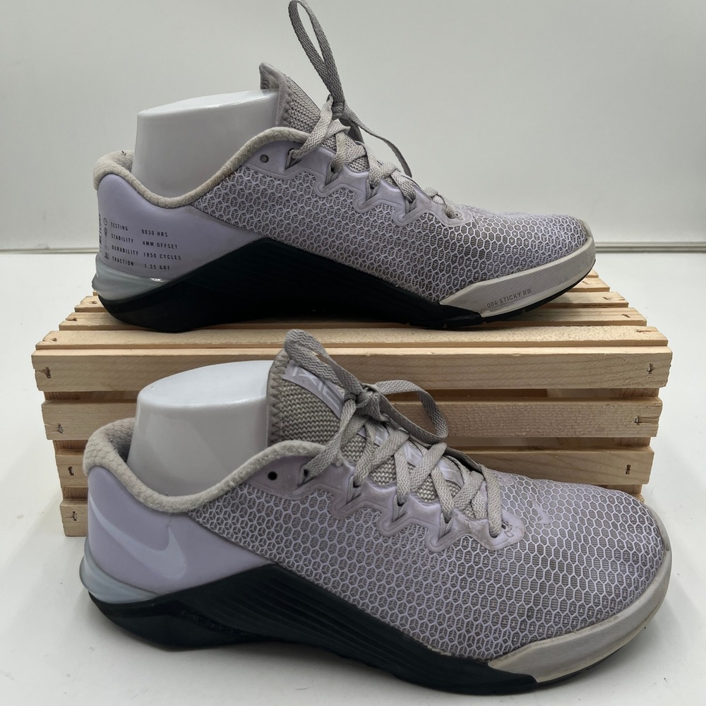 Nike Training Shoes Metcon 5 Size 8 Hexagonal Mesh Purple Black Womens
